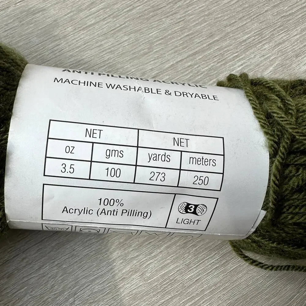Uptown DK Anti Pilling Acrylic Yarn Root Green Color 113 Machine Wash Universal